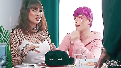 Brunette with big ass takes big cock and fucks against the wall