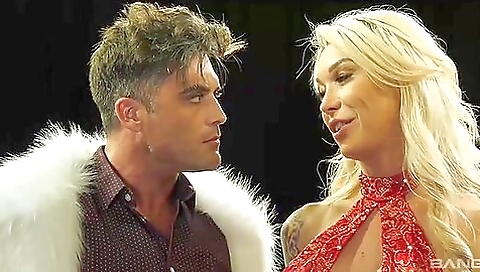 Supermodels with big tits are having sex with a guy